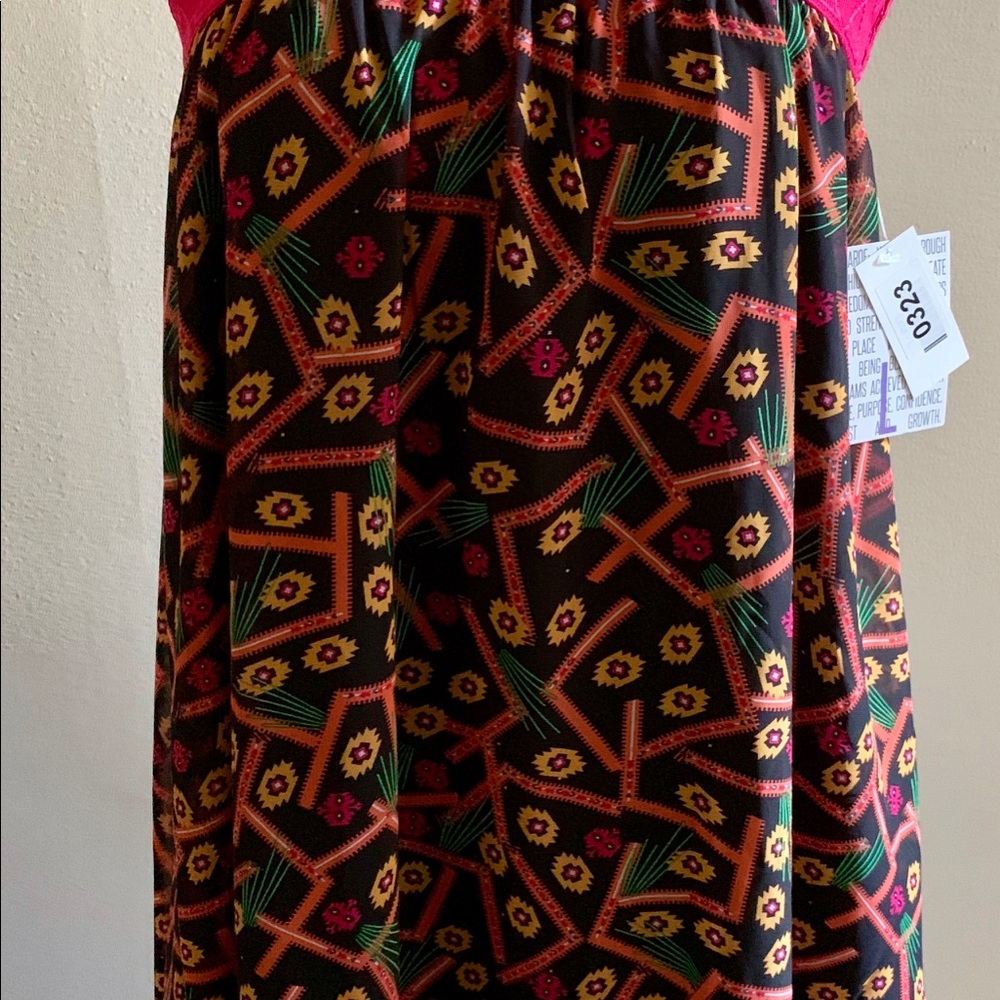 NWT Lularoe Lola skirt🌸